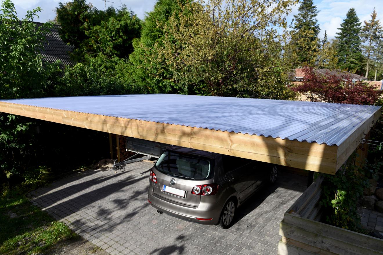 korrugerade plasttak